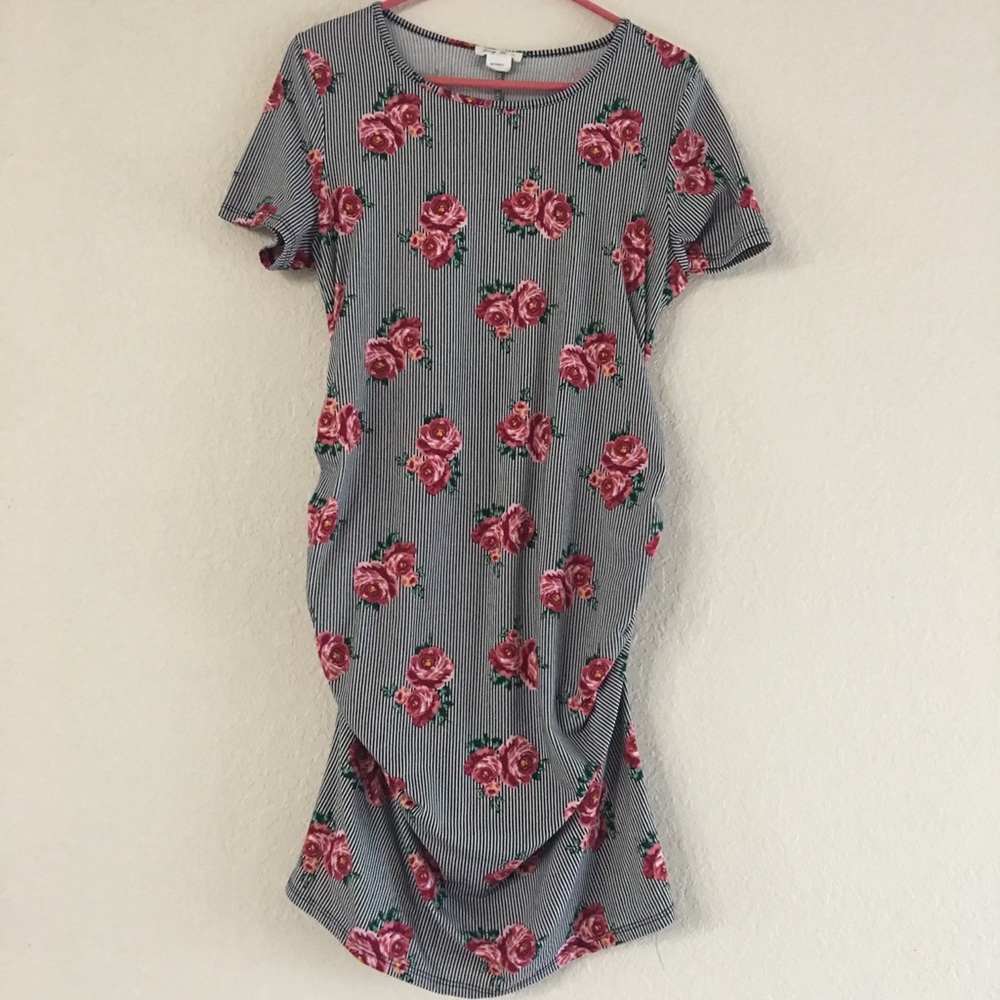 Cute maternity dress
